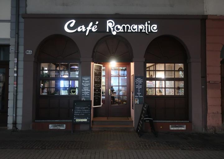 Romantic Cafe